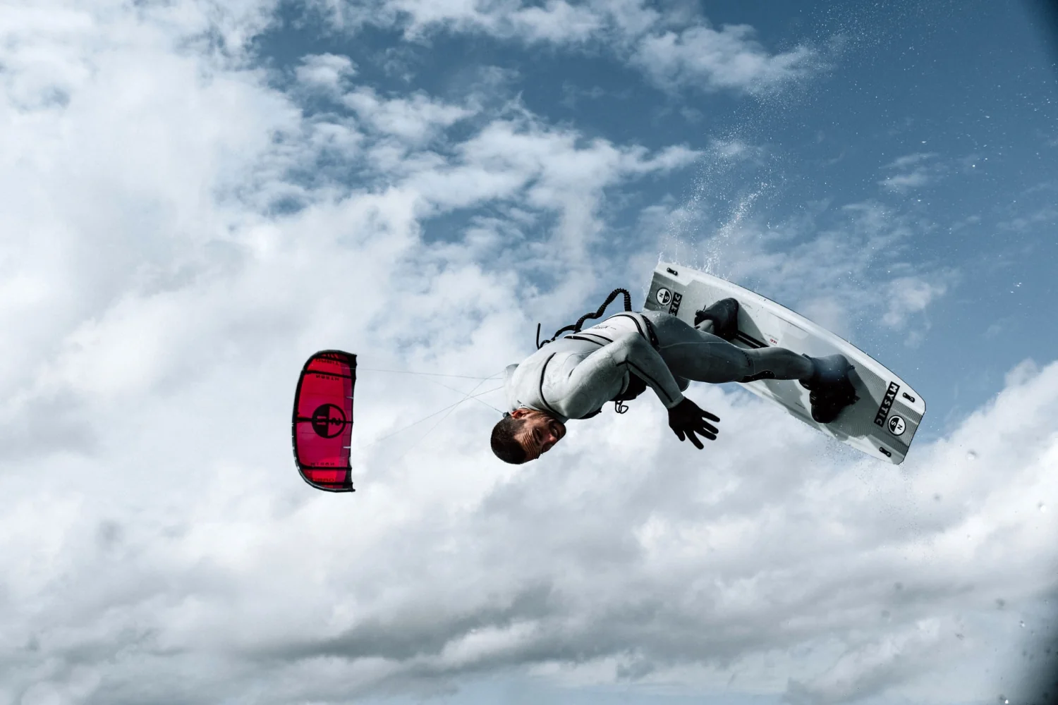 The One Fullsuit 5/3mm Zipfree — Mystic The One Wetsuit Marketing Image 5